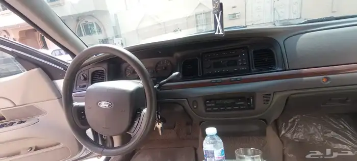 فورد كراون فكتوريا 2008 4