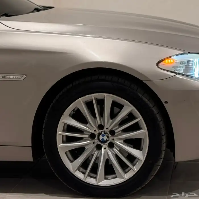 للبيع بي ام دبليو 550i الفئة الخامسة 4