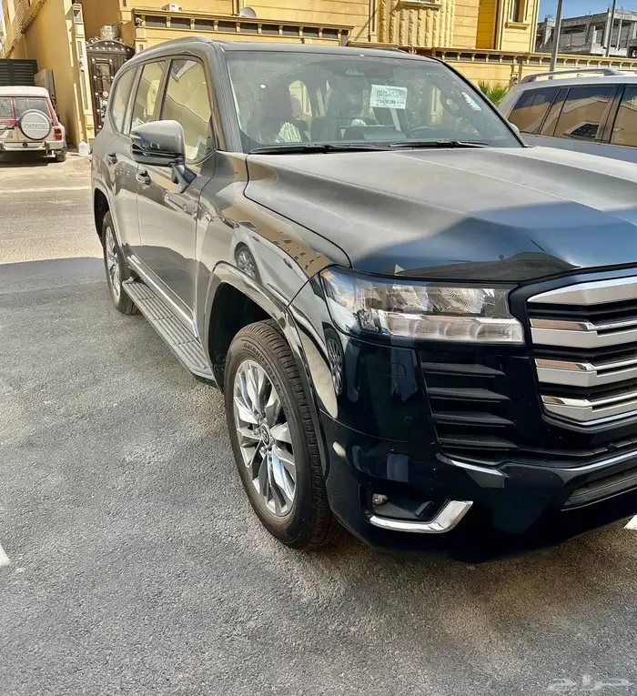 لاندكروزر وارد عبداللطيف جميل 0