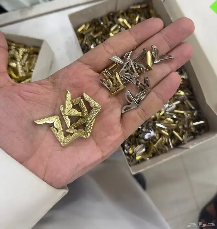 اكسسوارات منوعه شنط وحلقات وتقفيلات وبكلات احزمه اجراس جرس 37