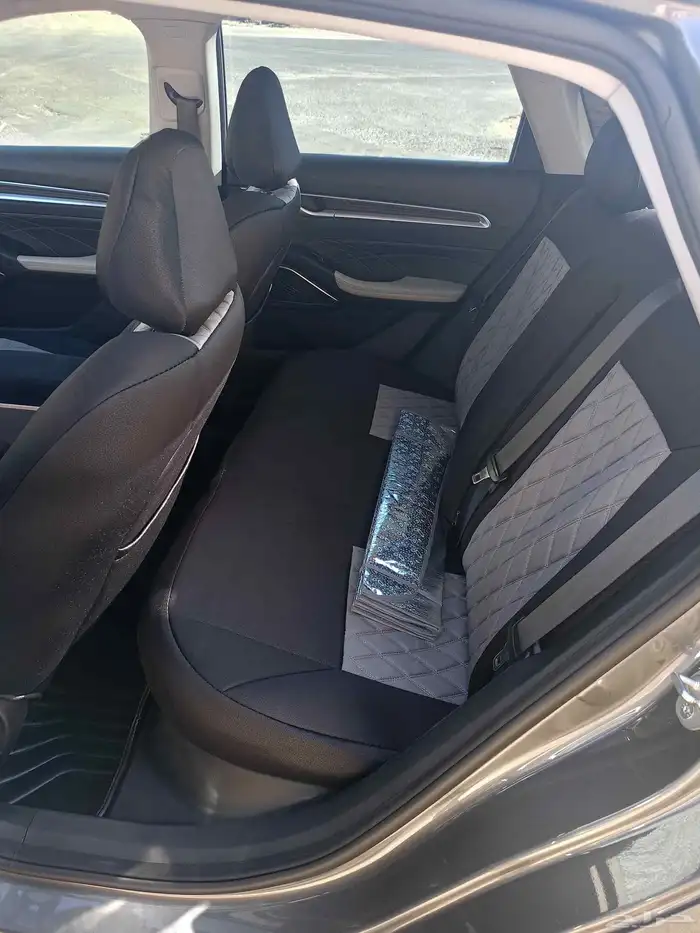 جيلي امجراند 2023 13