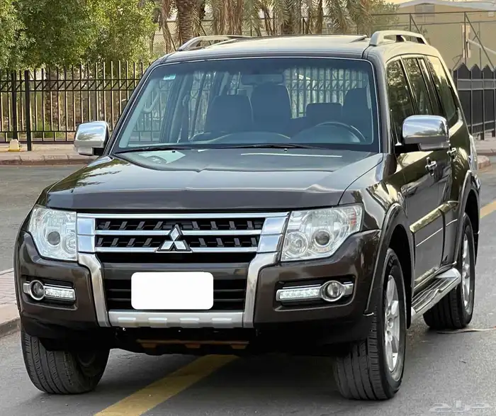 متسوبيشي باجيرو 2018 فل سعودي 3