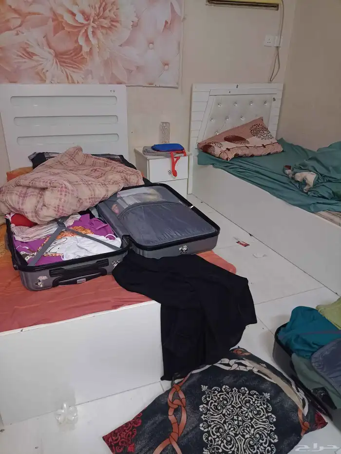 ثلاثه سراير واثنين دولاب بنات 0