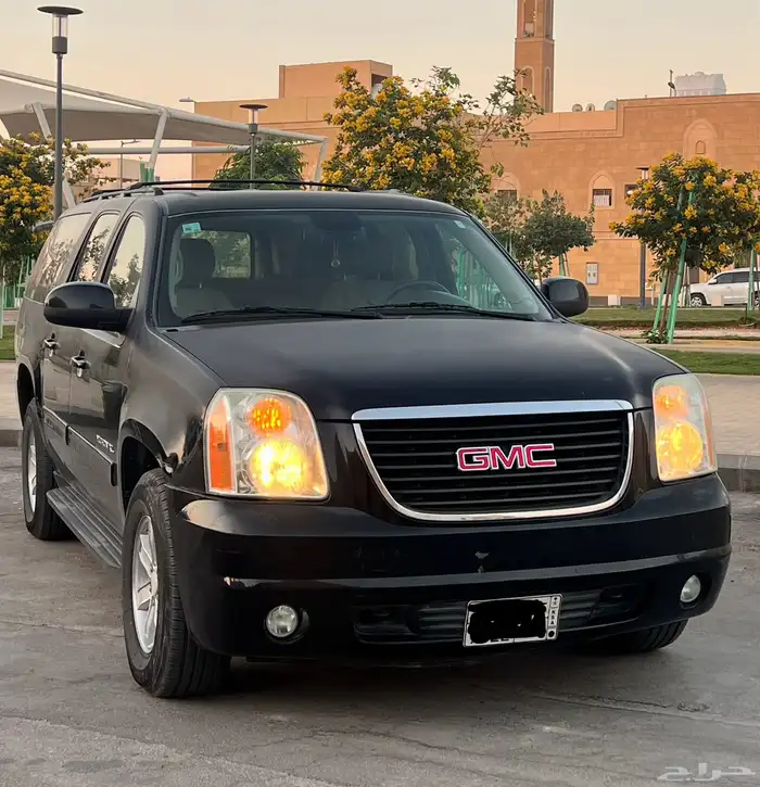 يوكن 2013 XL اسود نظيف 0