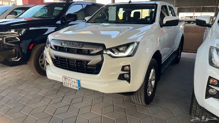 النوع   ايسوزو ديماكس 2023 ماشي 8000 2