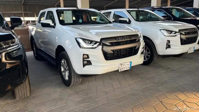 النوع   ايسوزو ديماكس 2023 ماشي 8000 6