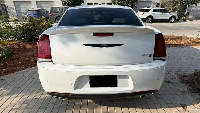 للتنازل كرايسلر 2021 300S ابيض بدون مقابل 24