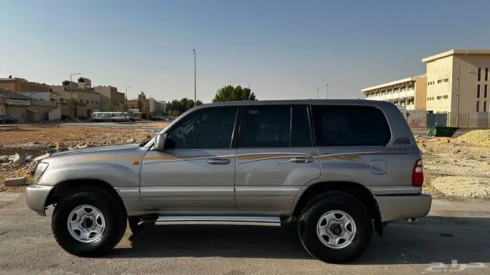 للبيع لاندكروزر GXR 2003 فل كامل قير عادي 1