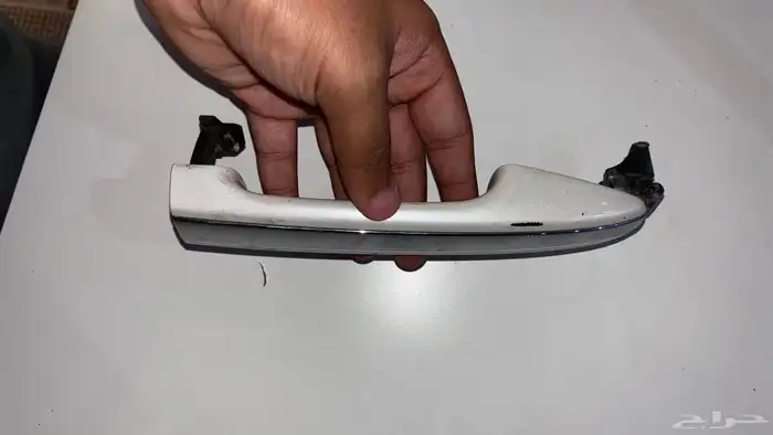 مسكت باب افالون 9