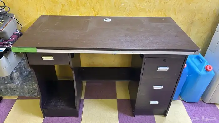 طاولة مكتبية مع كرسيين 0