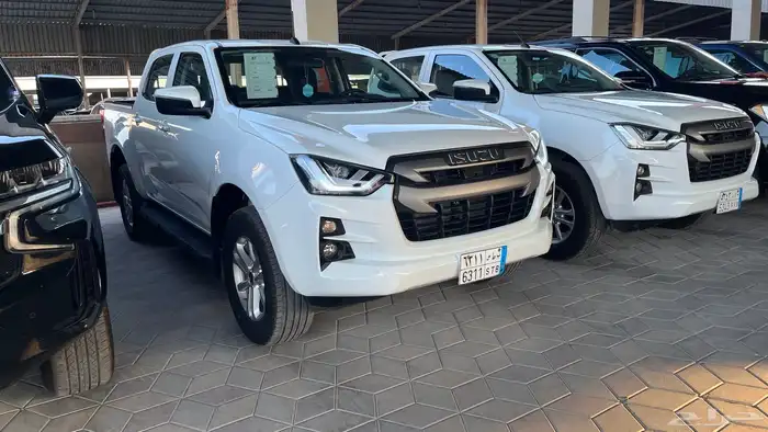 النوع   ايسوزو ديماكس 2023 ماشي 8000 1