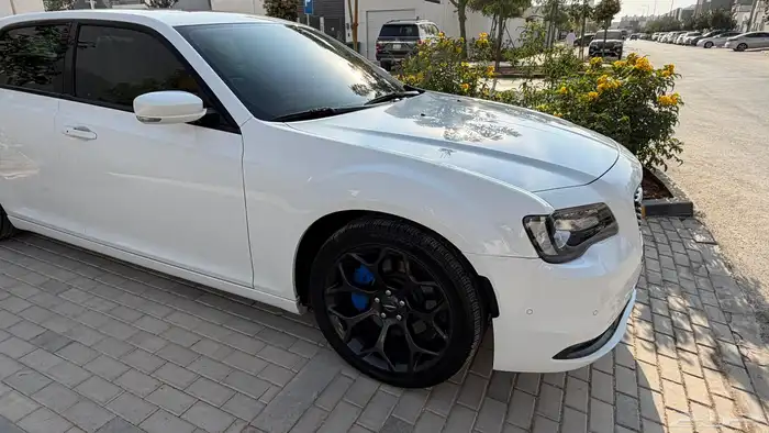 للتنازل كرايسلر 2021 300S ابيض بدون مقابل 1
