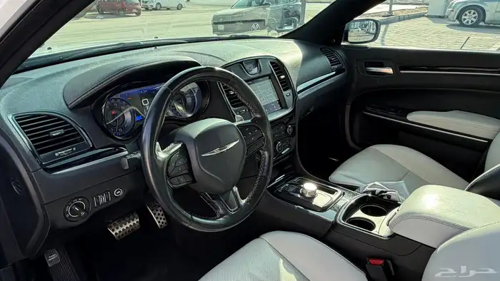 للتنازل كرايسلر 2021 300S ابيض بدون مقابل 23