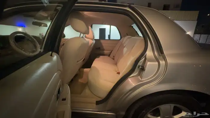 للبيع فورد كراون فيكتوريا 2011 فضي 15