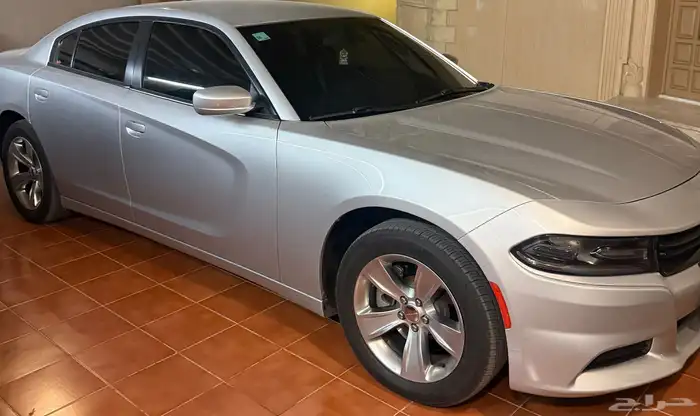 للبيع دوج تشارجر 2021 مخزن شبه جديد 4