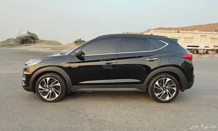 توسان 2020 (ديزل) بنورما اعلا مواصفات داخل احمر وكاله للبيع 2