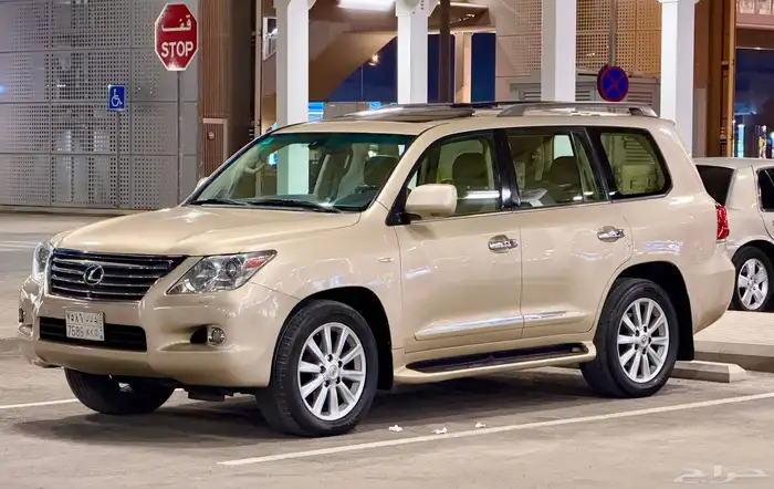 جيب لكزس LX570 فل كامل DD موديل 2010 نضيف 4