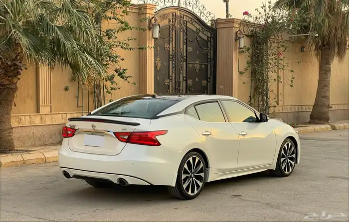 نيسان مكسيما 7