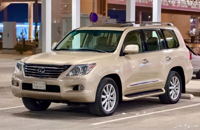 جيب لكزس LX570 فل كامل DD موديل 2010 نضيف 1