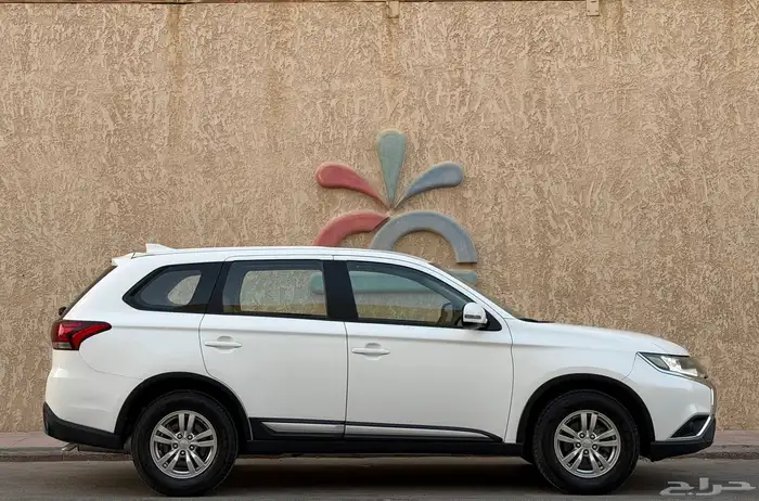 ميتسوبيشي اوتلاندر موديل 2020 10