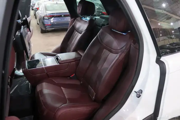 رنج روفر اوتوبيوقرافي v8 موديل 2023 مستخدم بسعر 595.000 13