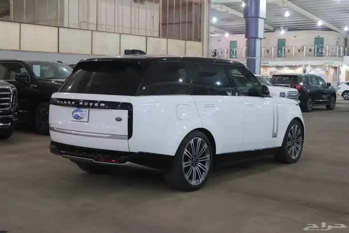 رنج روفر اوتوبيوقرافي v8 موديل 2023 مستخدم بسعر 595.000 5
