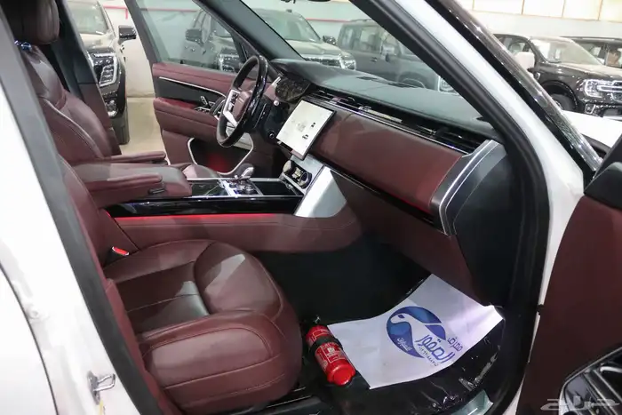 رنج روفر اوتوبيوقرافي v8 موديل 2023 مستخدم بسعر 595.000 7