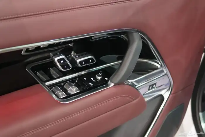 رنج روفر اوتوبيوقرافي v8 موديل 2023 مستخدم بسعر 595.000 20