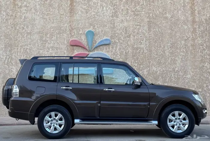 مستبيشي باجيرو GLS بني 2020 5