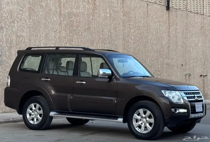 مستبيشي باجيرو GLS بني 2020 8