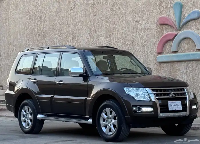 مستبيشي باجيرو GLS بني 2020 4