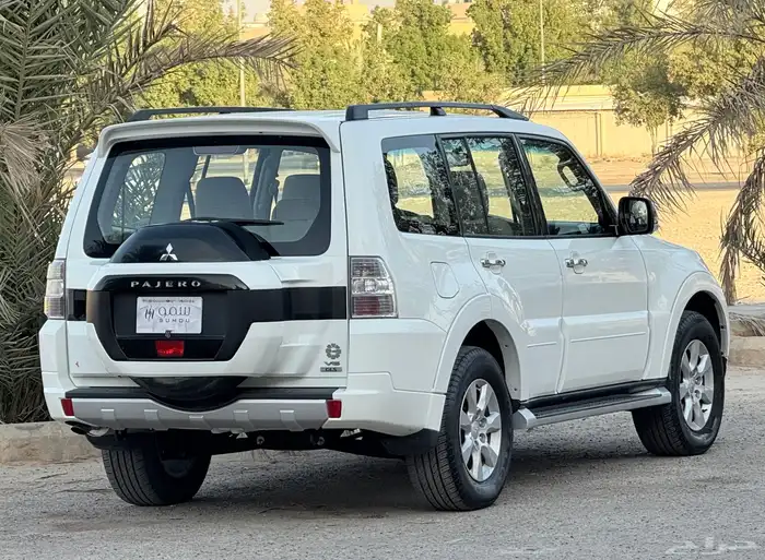 ميتسوبيشي باجيرو قمة النظافه موديل 2020 4