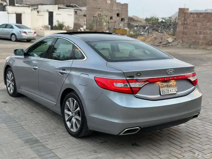 للبيع ازيرا 2017 نظيفة 9