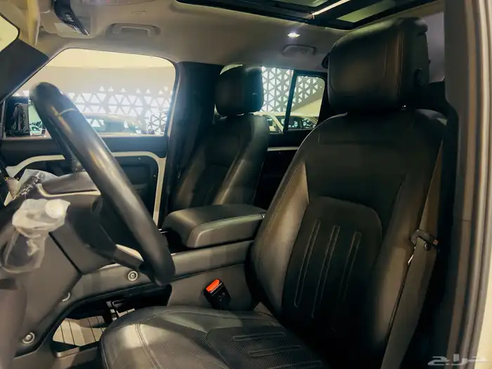 لاند روفر ديفندر 2020 HSE (بحالة ممتازة) 4