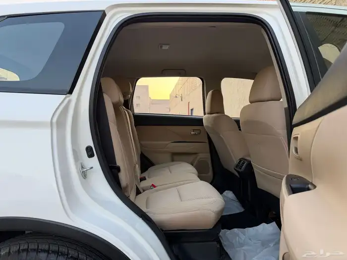 ميتسوبيشي اوتلاندر موديل 2020 33