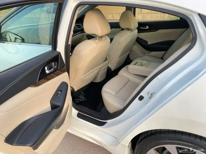 نيسان مكسيما 19