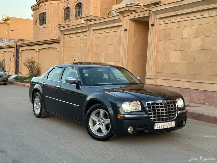 كرايزلر C300 2008 فل كامل نظيف للبيع 4