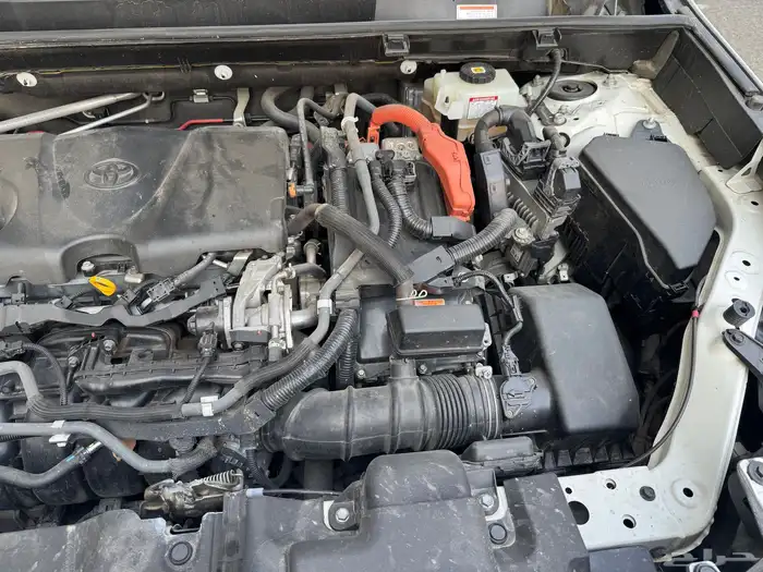 RAV4 2021 white hybrid Ltd 11