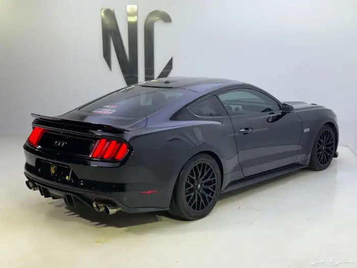 فورد موستنج 8