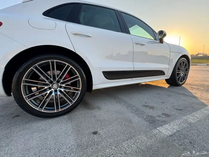 للبيع بورش ماكان 2015 ممشى 110 كم فقط 25