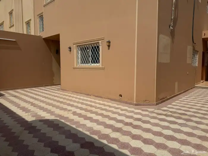 للإيجار دور علوي ودور أرضي مستقل بالرس 10