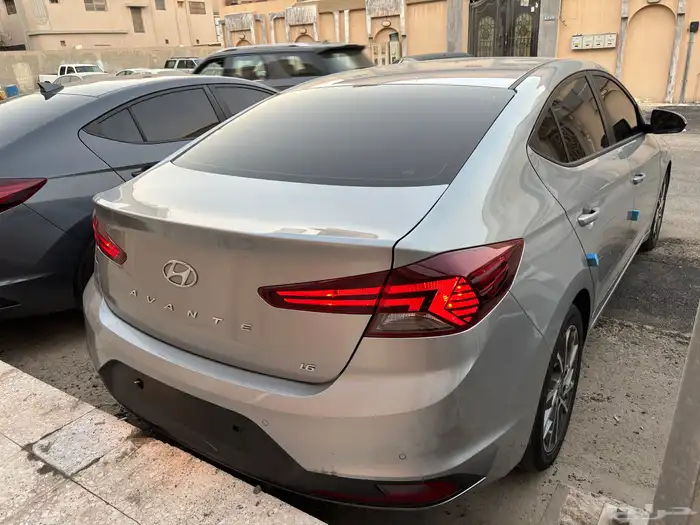 للبيع هونداي افانتي 2020 وارد كوريا 3
