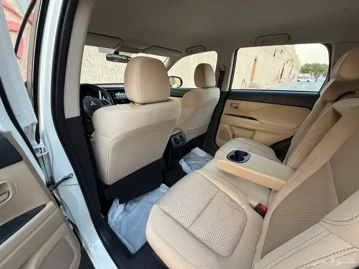 ميتسوبيشي اوتلاندر موديل 2020 24