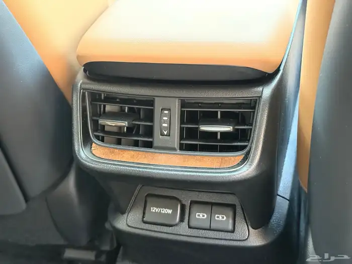 لكزس Es250 موديل 2023 قمة النظافه فل كامل 38