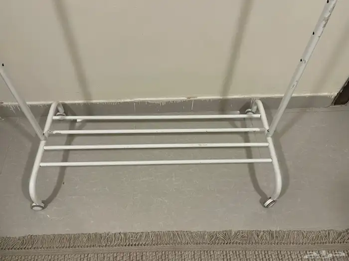 علاقة ملابس 1