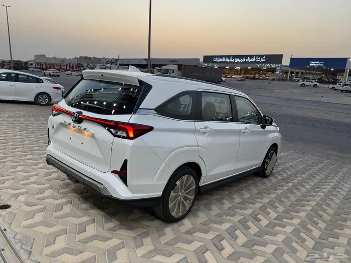 تويوتا فيلوز موديل 2025 عرض خاص 12