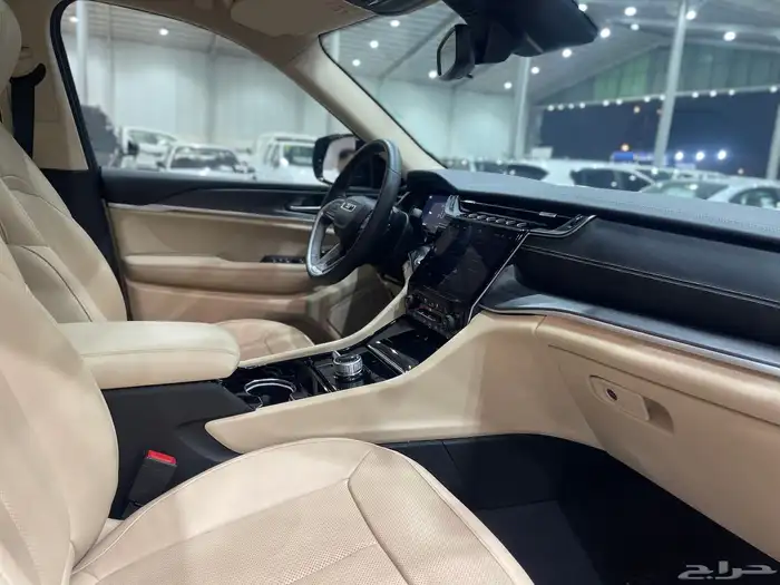 جيب جراند شيروكي 2021 - لمتيد لارج نظيف جدا 9