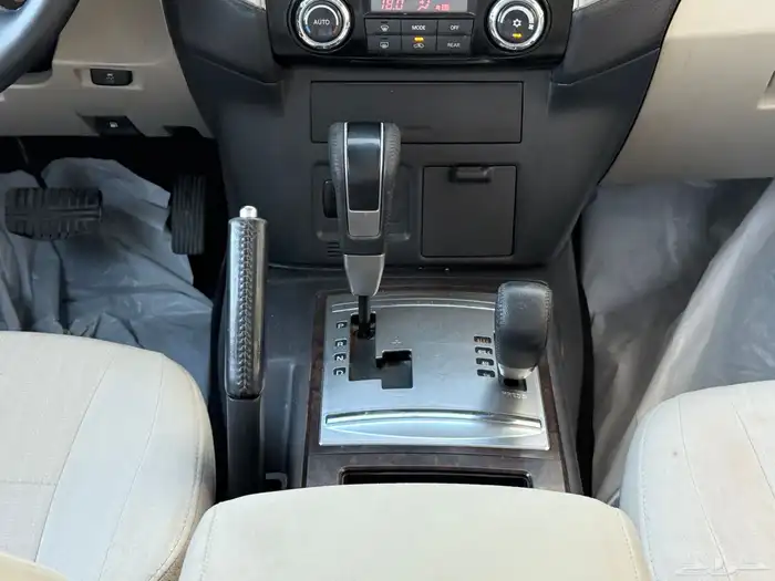 ميتسوبيشي باجيرو قمة النظافه موديل 2020 19