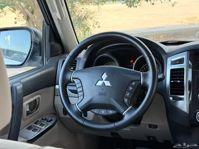 ميتسوبيشي باجيرو قمة النظافه موديل 2020 15