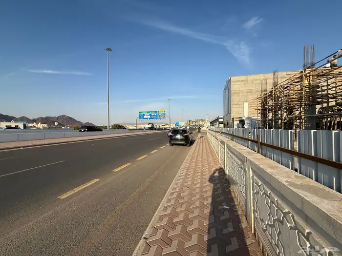 للبيع ارض تجارية سكنية على طريق الهجرة 0